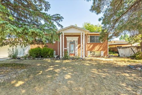 2095 E Rolling Knolls Way, Cottonwood Heights, UT, 84121-3033 | Card Image