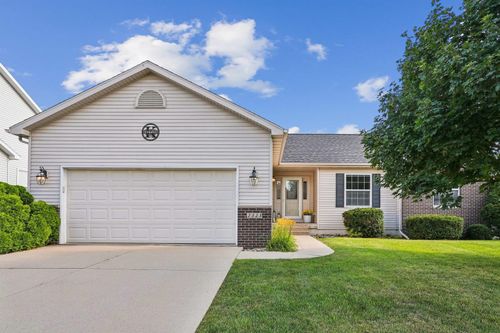 2323 Erik Rd, Cedar Falls, IA, 50613-7953 | Card Image
