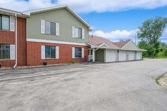Exterior Front and Garage | Image 31