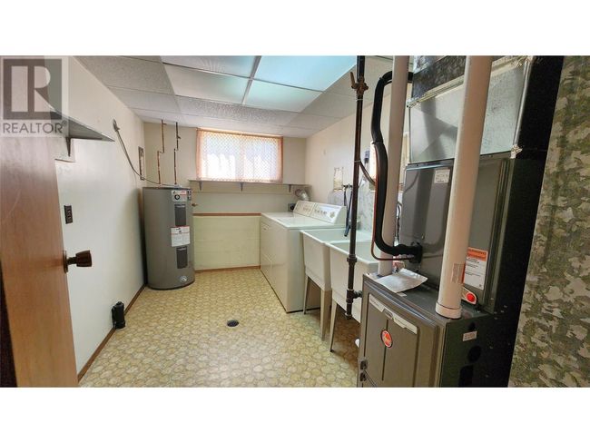 3900 Woodland Dr, House other with 3 bedrooms, 3 bathrooms and 3 parking in Trail BC | Image 26