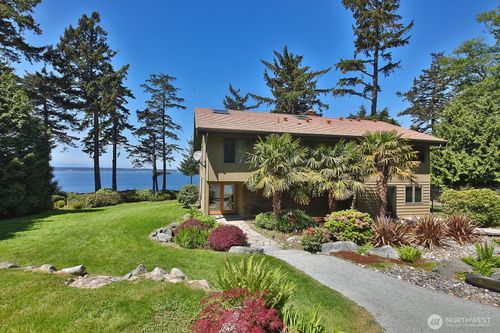 3146 Spahr Rd, Greenbank, WA, 98253-9751 | Card Image