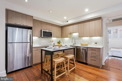 108-n-2331 15th St Nw, WASHINGTON, DC, 20009-6068 | Card Image