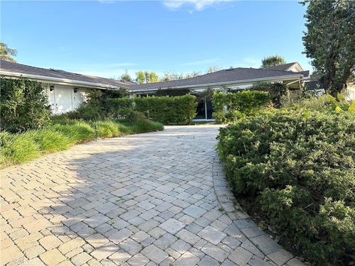 27424 Rainbow Ridge Rd, Palos Verdes Peninsula, CA, 90274-4027 | Card Image