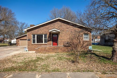 214 W Walnut St, Benld, IL, 62009-1252 | Card Image
