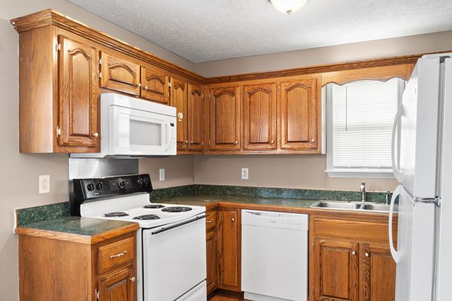 122 Gleaves Ln, House other with 3 bedrooms, 1 bathrooms and 2 parking in Oak Grove KY | Image 11
