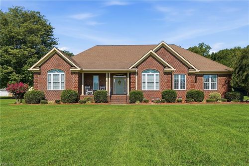 19565 Battery Park Rd, Smithfield, VA, 23430-5673 | Card Image