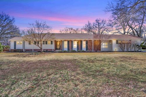 17 Circle Dr, Newton, KS, 67114 | Card Image