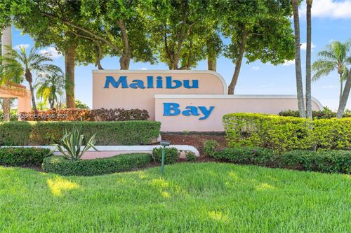 752 Nw 208th Ter, Pembroke Pines, FL, 33029-2140 | Card Image