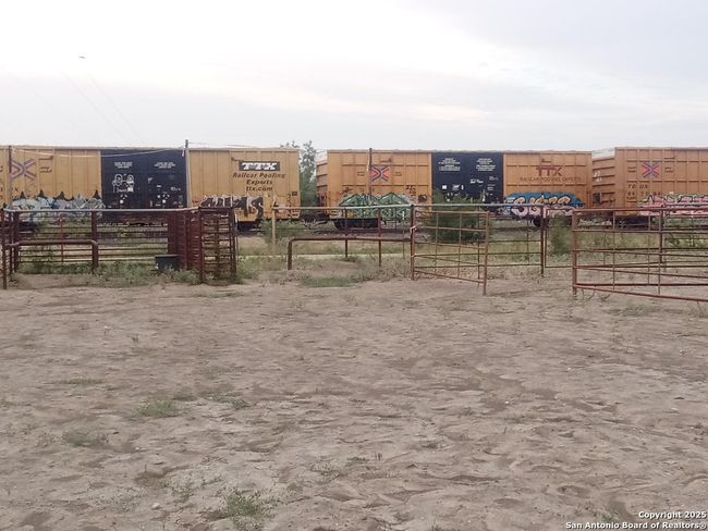 715 Ranch Road 1572, House other with 3 bedrooms, 2 bathrooms and null parking in Spofford TX | Image 15
