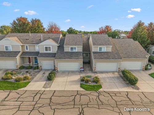 2934 Edgestone Drive, Georgetown Charter Township, MI, 49426 | Card Image