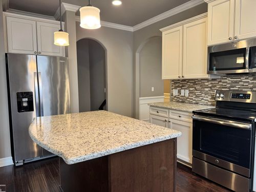21182 Lilac Ln, Clinton Township, MI, 48036-5012 | Card Image