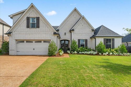 215 Laurel Wood Ln, Oakland, TN, 38060-3572 | Card Image