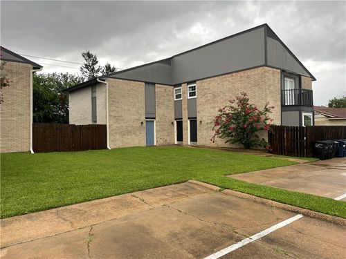 1315 Airline Dr, College Station, TX, 77845-5185 | Card Image