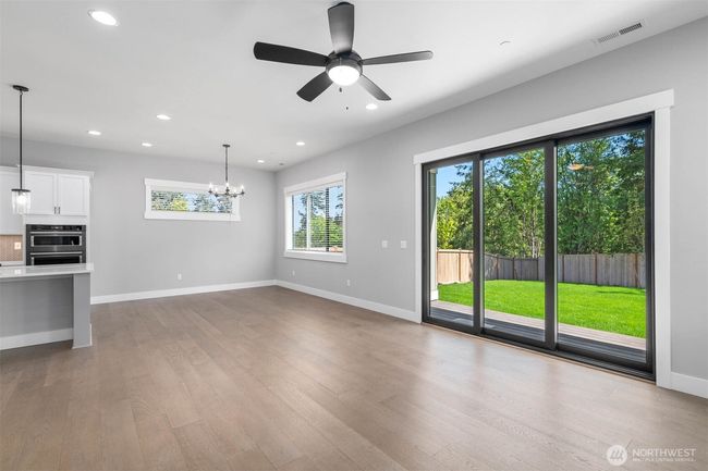 9501 38 Th St E, House other with 5 bedrooms, 4 bathrooms and 2 parking in Edgewood WA | Image 9