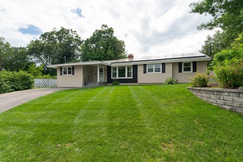 7 Northwood Dr, Nashua, NH, 03063-2215 | Card Image