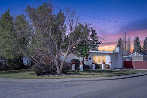 6451 70 St Nw, Calgary, AB, T3B3J5 | Card Image