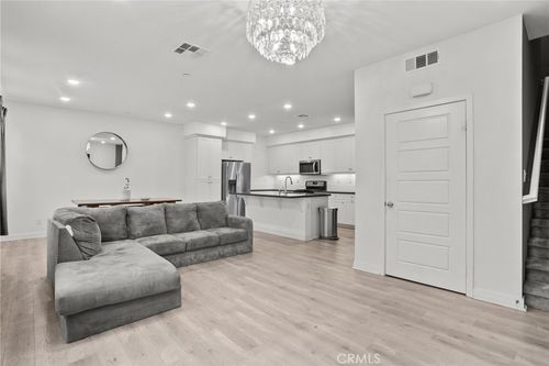 unit-b-12814 N Watt Ln, Sylmar, CA, 91342-5834 | Card Image