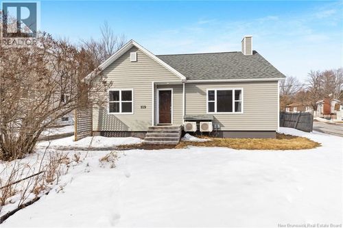 109 Canada St, Fredericton, NB, E3A3Z4 | Card Image