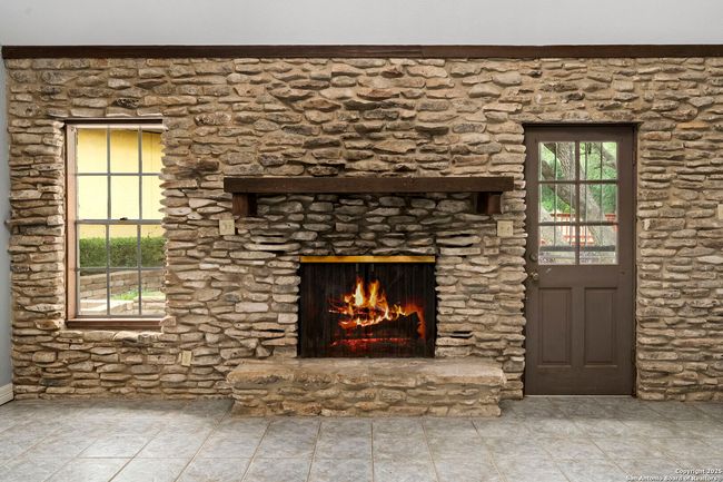 7835 Wild Eagle Rd, House other with 5 bedrooms, 3 bathrooms and null parking in San Antonio TX | Image 9