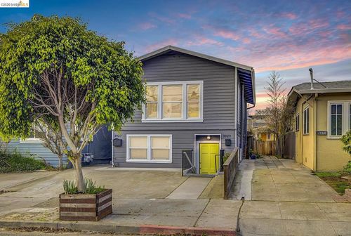 3929 3929 Ruby St, Oakland, CA, 94609 | Card Image