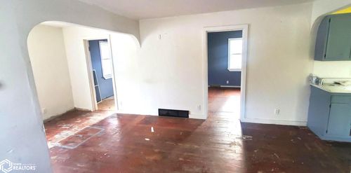 102 E Patterson St, Graettinger, IA, 51342-7780 | Card Image