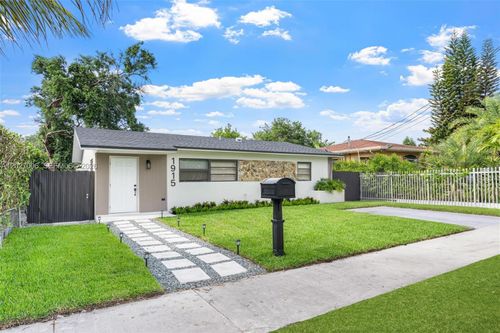 1915 Nw 86th St, Miami, FL, 33147 | Card Image