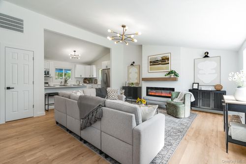 5 Harvard St, Red Hook, NY, 12571-1005 | Card Image