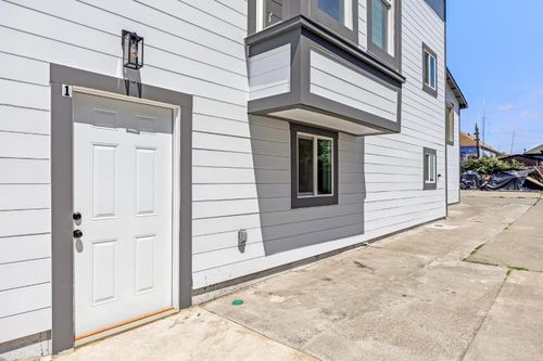 3238 Adeline St, Emeryville, CA, 94608-4368 | Card Image