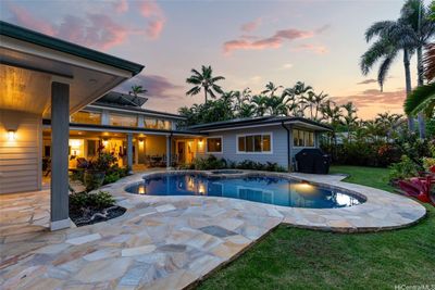 Stunning, single-level, custom home in beautiful Kailua | Image 1