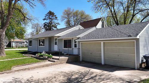 500 7th St, Armstrong, IA, 50514-7468 | Card Image