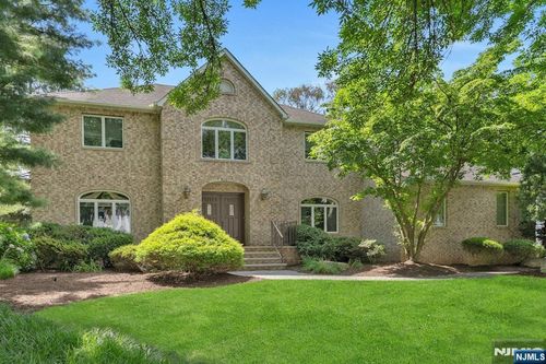 206 Paul Ct, Paramus, NJ, 07652-4249 | Card Image