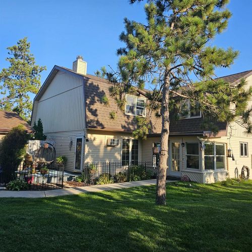 202 Saddle Rdg, Portage, WI, 53901-9773 | Card Image