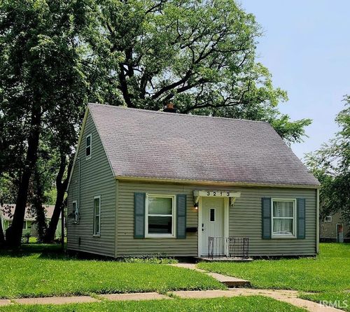 3213 Robinwood Dr, Fort Wayne, IN, 46806-1249 | Card Image