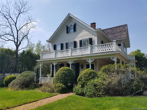 375 Hill St, Southampton, NY, 11968-5325 | Card Image