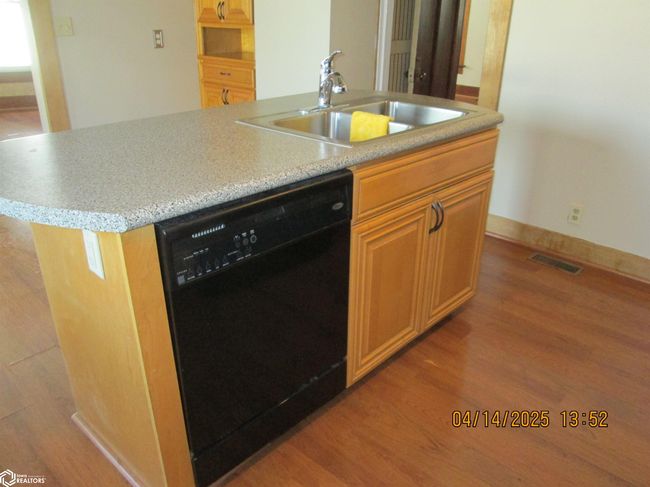 102 E 12 Th St, Home with 3 bedrooms, 2 bathrooms and 2 parking in Atlantic IA | Image 7