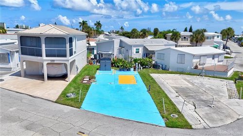 529 Nettles Blvd, Jensen Beach, FL, 34957-3338 | Card Image
