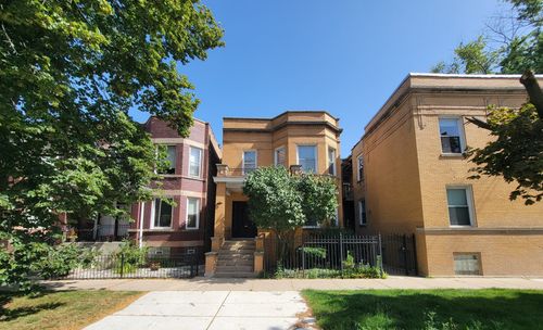 2302 W Addison St, Chicago, IL, 60618-6018 | Card Image