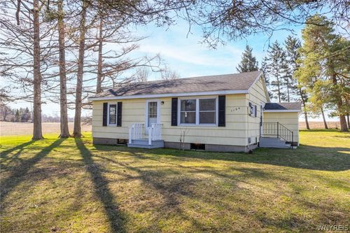 1194 Akron Rd, Corfu, NY, 14036-9717 | Card Image