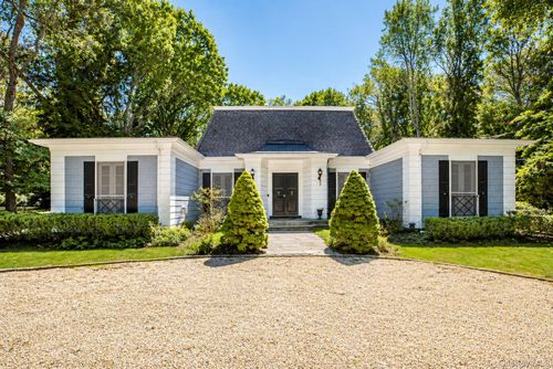 704 Short Beach Rd, Saint James, NY, 11780-4107 | Card Image