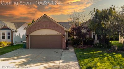 3076 Cedar Crest Drive, Home with 3 bedrooms, 2 bathrooms and null parking in Troy MI | Image 1