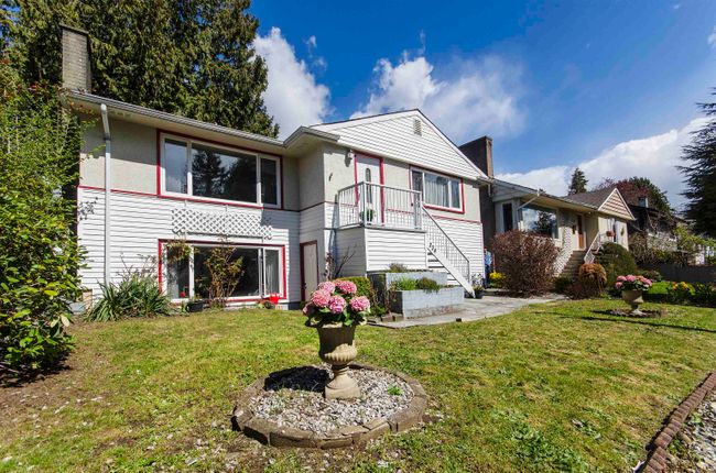 234 W 23 Rd Street, House other with 4 bedrooms, 2 bathrooms and 2 parking in North Vancouver BC | Image 3