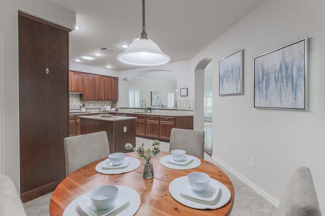 Eat in kitchen area | Image 19