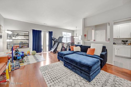 4934 Merton Sq, Louisville, KY, 40241-5203 | Card Image