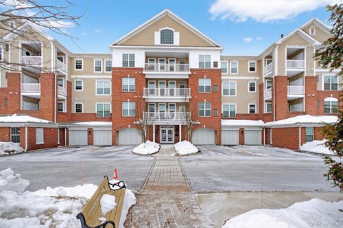 734 Regency Dr, Fishkill, NY, 12524-4941 | Card Image