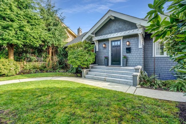 3322 W 38 Th Avenue, House other with 5 bedrooms, 3 bathrooms and 2 parking in Vancouver BC | Image 1
