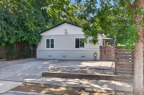 3736 6th Ave, Sacramento, CA, 95817 | Card Image