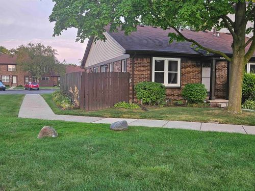 35279 Bristlecone, Clinton Township, MI, 48035-2322 | Card Image