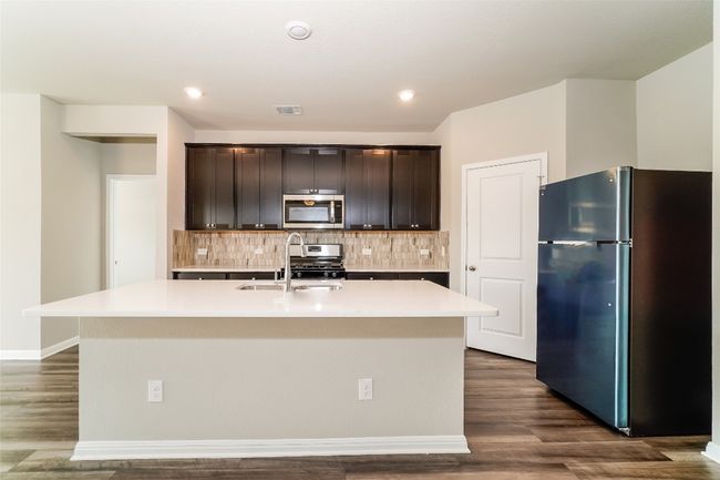 405 Osier Pass, House other with 4 bedrooms, 2 bathrooms and null parking in Hutto TX | Image 6