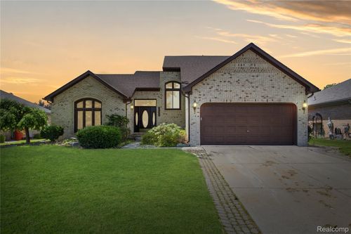 52658 Stag Ridge Dr, Macomb, MI, 48042-3482 | Card Image