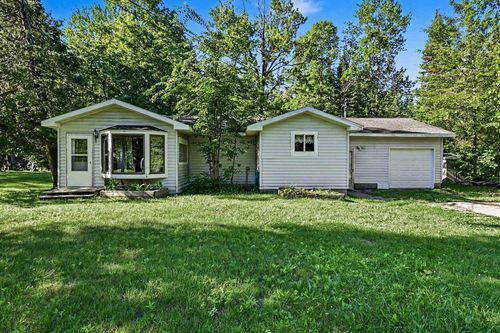 7579 Hillsdale Dr, Hale, MI, 48739-8743 | Card Image